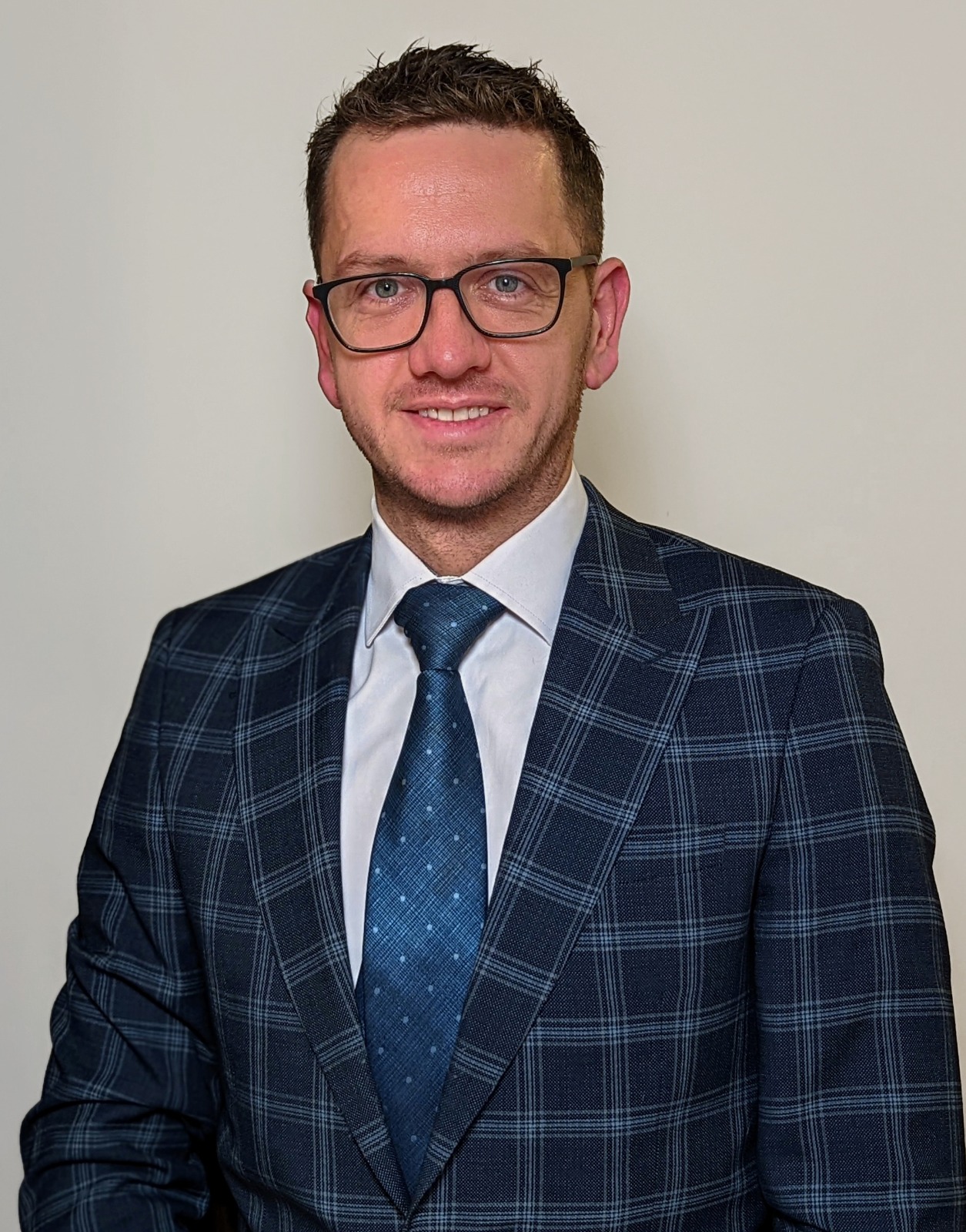 Dr. Andrea Broka